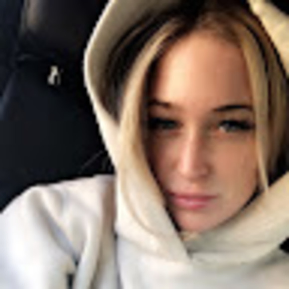 Meet your Posher, Kandace - Picture 1 of 1